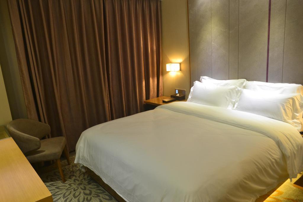 Lavande Hotel Zhuhai Gongbei Port Square Habitación foto