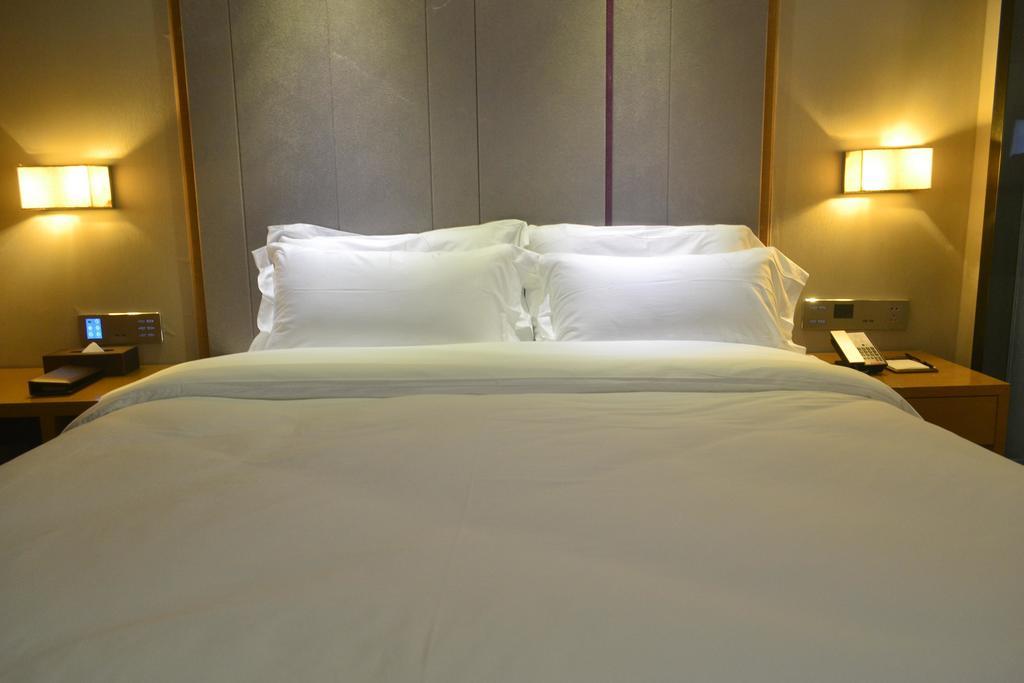 Lavande Hotel Zhuhai Gongbei Port Square Habitación foto